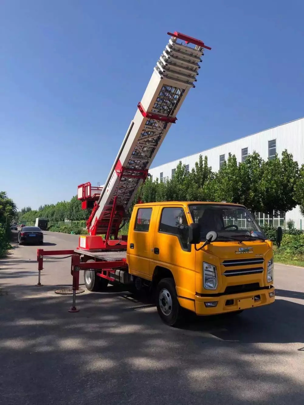 柘荣县附近的云梯车出租服务：轻松解决高空作业需求
